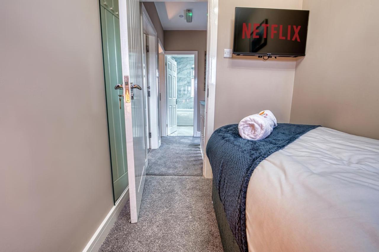 Stylish House - B'Ham Airport And Nec, Jlr Solihull, Business & Leisure Stays - Aspen House Номер фото